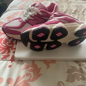 New Balance Pink and White Women's Sneakers